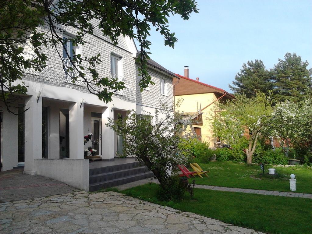 Oti Guesthouse Tallinn Exterior photo