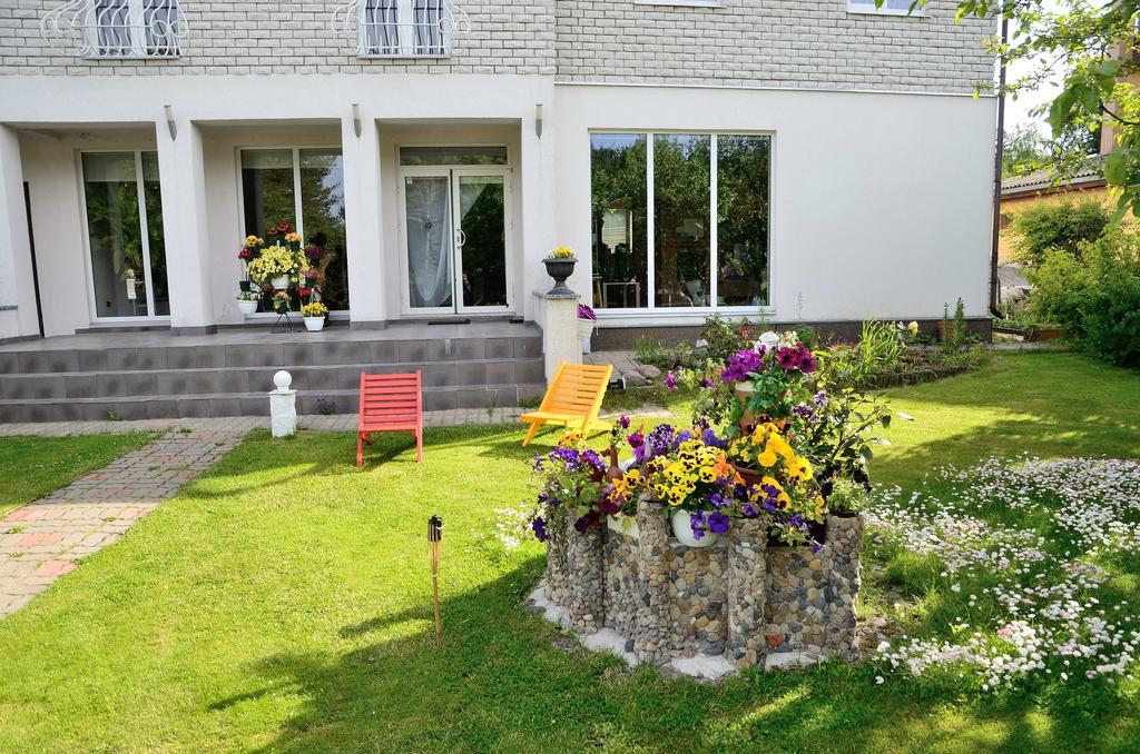 Oti Guesthouse Tallinn Exterior photo